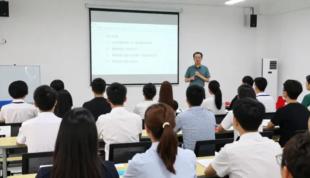 如何通过性能优化提升管理培训课程效果