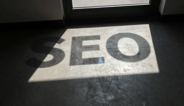 SEO优化服务在风险防控中的实践与趋势