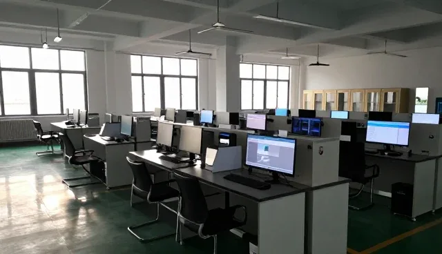 智能监控系统在复杂环境下的性能表现与应用适配性分析