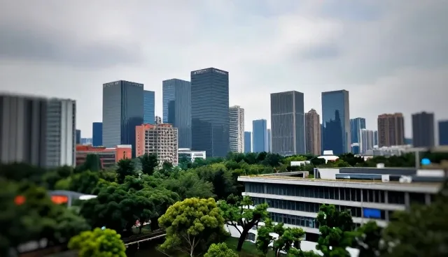 企业定制APP开发中系统管理的两种取舍比较