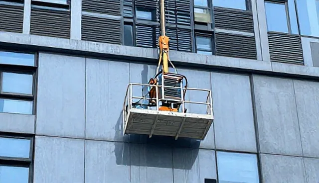 外墙清洗作业中的性能表现与适用条件分析