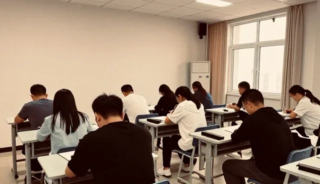 考试辅导市场选型的关键考量因素分析