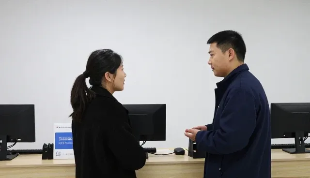 贸易平台稳定性对客户资源拓展的影响及应对策略