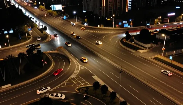 线上店铺运营中配套体系的构建与优化路径