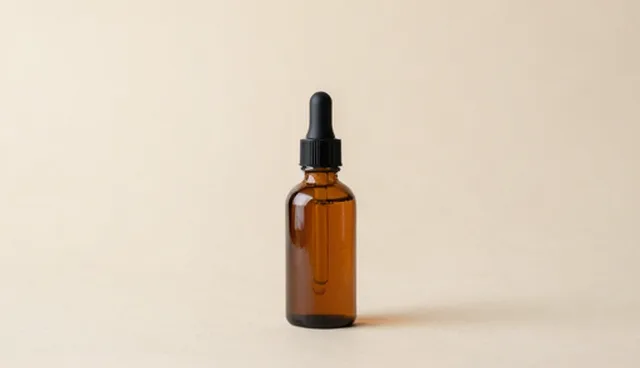面部护理精华液的正确使用与日常维护方法