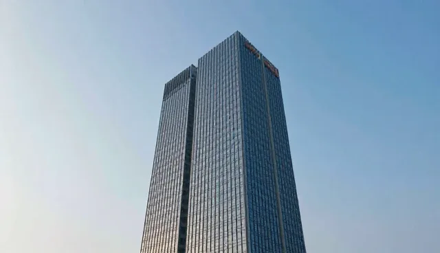 食品分装两种做法的比较：效率与成本的取舍