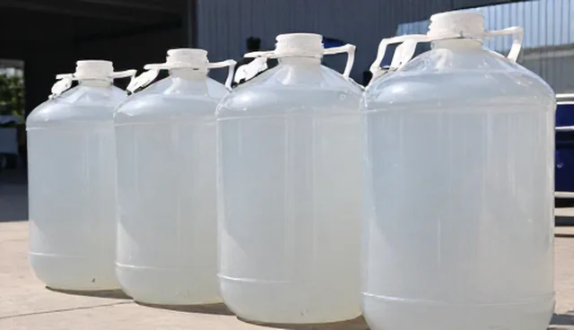 溶剂纯度对化工原料经营的影响与选型考量