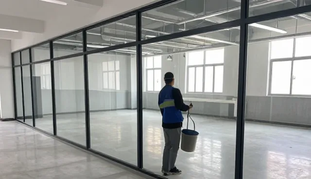 开荒保洁中能耗控制的实践与优化策略