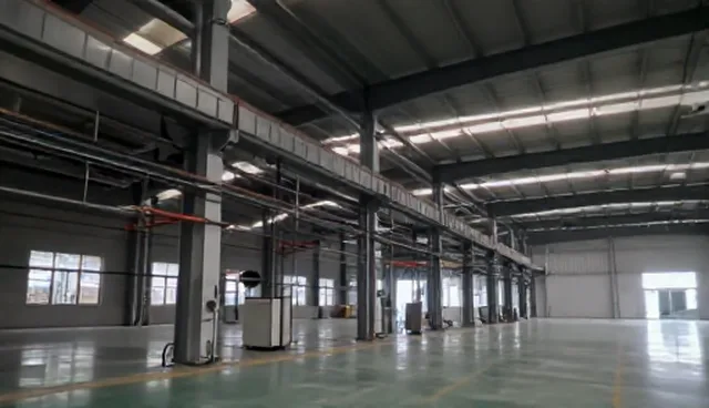 哪种性能优化方案更适合地区性使用场景