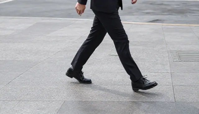 智能学习平台性能不足如何影响课程定制服务效果？