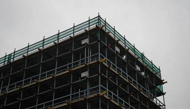 安装调试中信息同步的两种做法对比及实际取舍