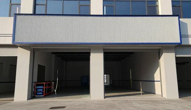 墙面装饰板在商铺空间中的使用与维护全指南