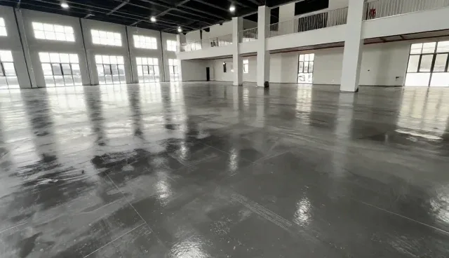 包装配送中批量生产与售后支持的取舍对比