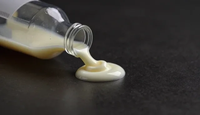 化工原料质量控制对化妆品配方性能的影响分析