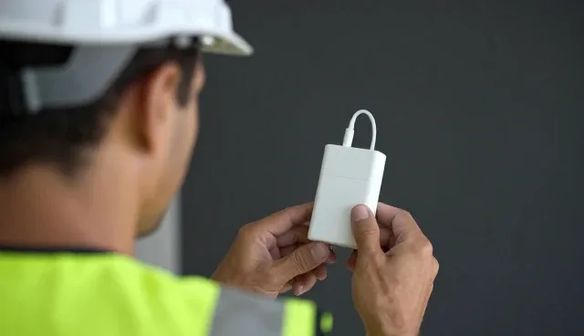 电源适配器选型中来料加工的关键考量