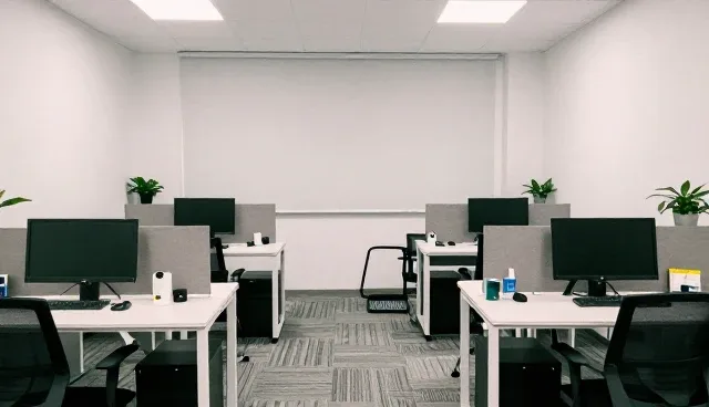 绿化养护中清洁维护的性能表现与适用场景分析