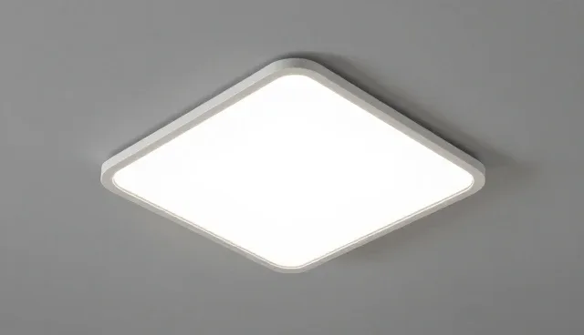 灯具安装中电压波动对LED吸顶灯寿命的影响