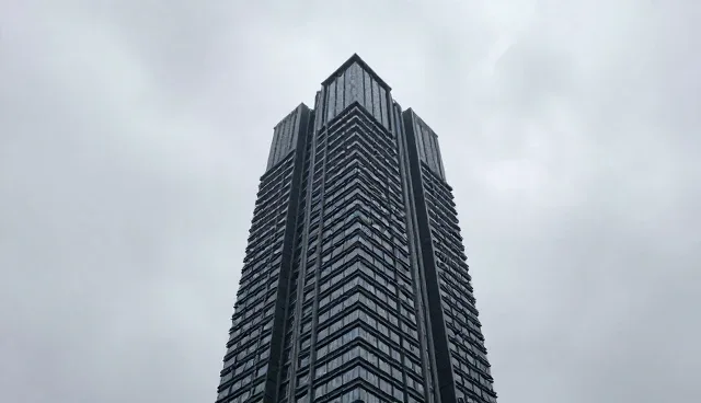 小程序商城性能优化：域名与服务器托管的适用条件解析