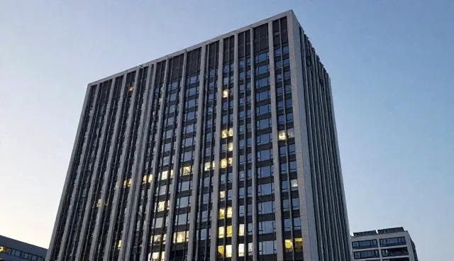 适配方案如何提升客户管理中的网络性能表现