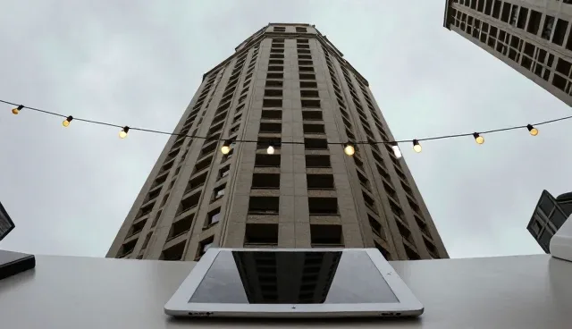 天津网站优化：定制化解决方案选型与维护建议