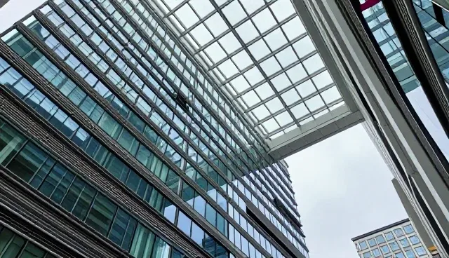 定制服装加工适用条件与选择依据