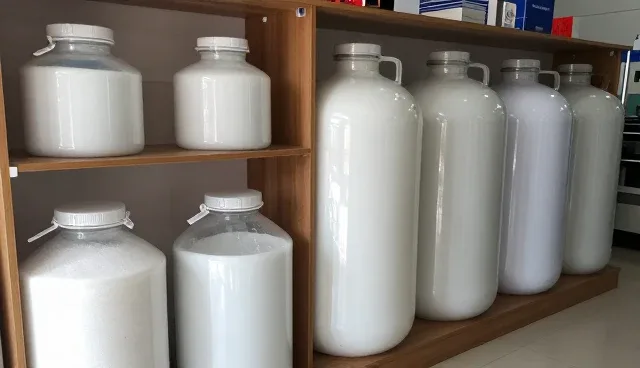 化工原料性能差异对工业生产效率的影响分析