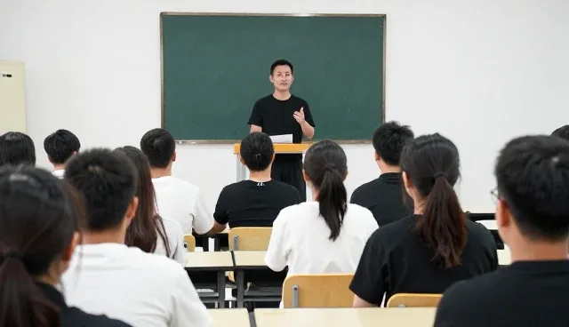 技术适配中的性能优化与适用条件分析