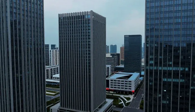 信息整合在商务支持场景中的实际应用与挑战