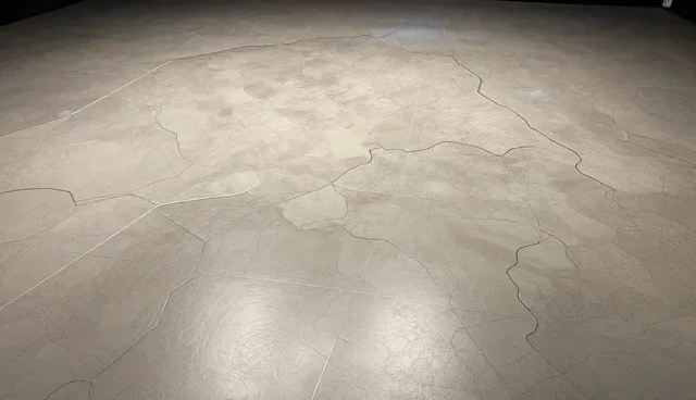 服务器稳定性如何影响网站建设性能与适用场景