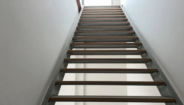 钢木楼梯行业变化下的常见问题与应对策略