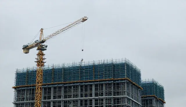 新媒体运营中品牌策划的两种做法对比及其实际取舍
