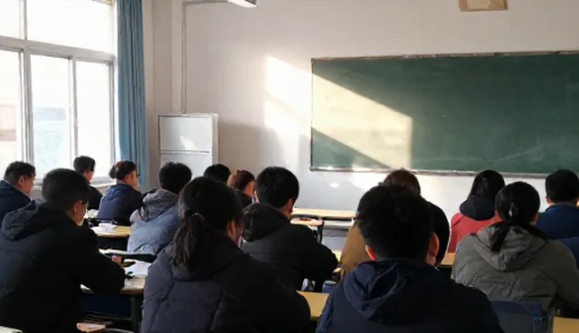 技术咨询两种做法对比，业务发展趋势中的实际选择