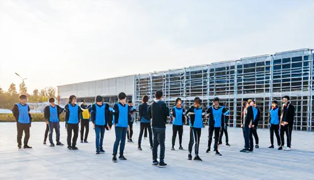 课程研发如何适应不同教学场景的性能需求