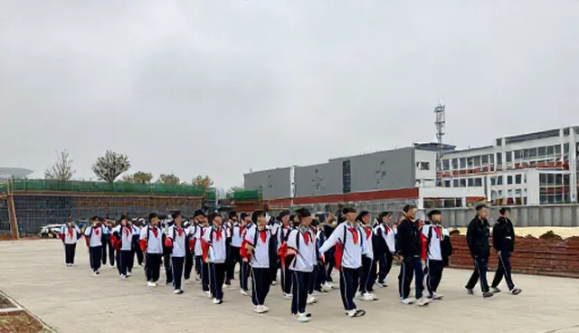 酒店预订服务中，客户满意度的两种取舍策略