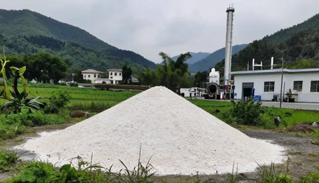 精细化工原料在新兴领域的应用趋势与管理办法分析
