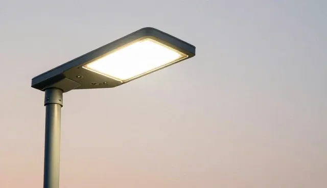 LED灯具在复杂环境下的光效表现与应用适配