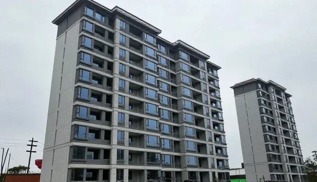 外墙清洗在智慧安防场景中的标准化实践