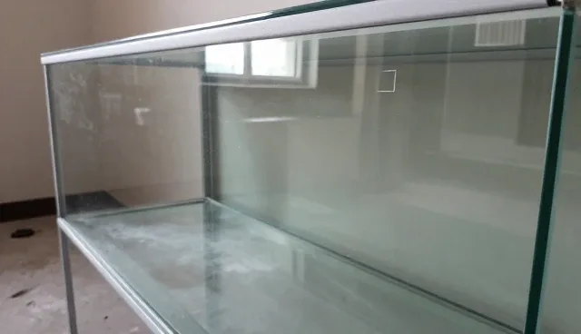 玻璃展示柜性能要求的常见问题与选型关注点