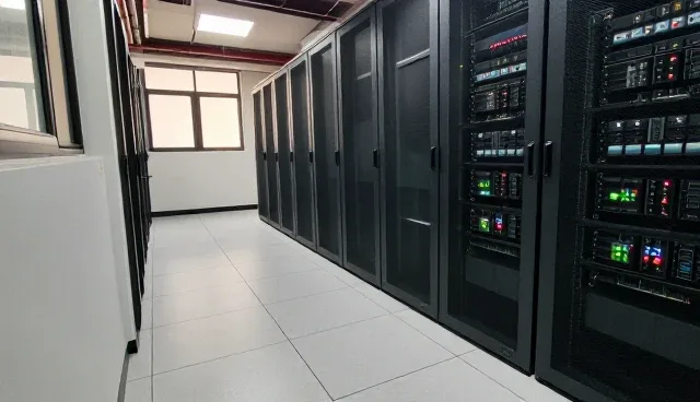 办公空间设计中材料选择的实践与考量
