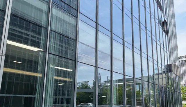 建筑玻璃在不同气候条件下的性能表现分析