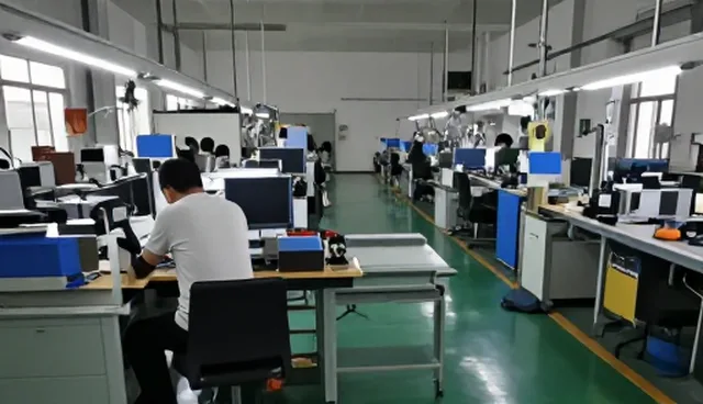 短视频运营中线上平台搭建的两种做法对比