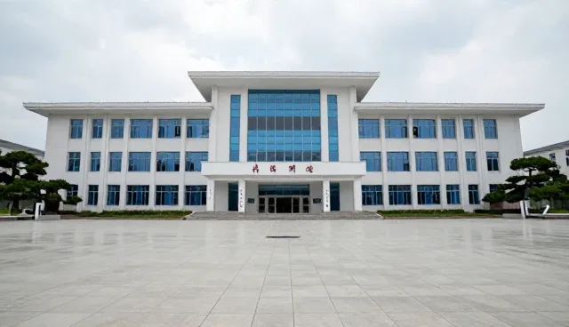 域名与服务器托管维护建议：选型与使用注意事项