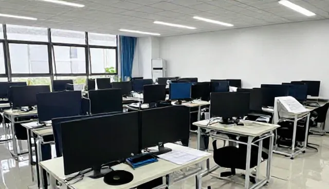 不同规模项目中的技术选型关注点分析