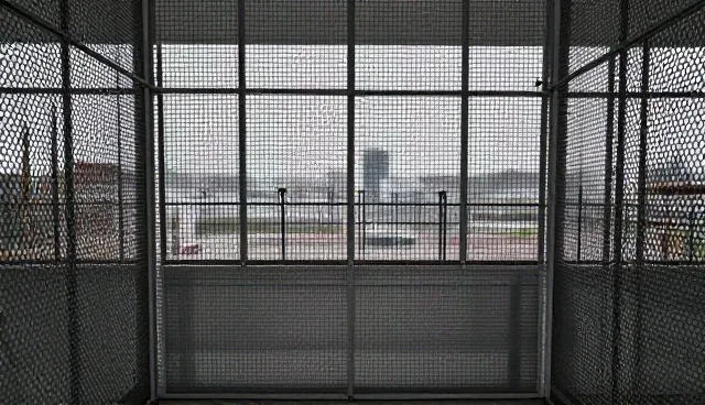 金属丝网防护网的性能表现与适用场景分析