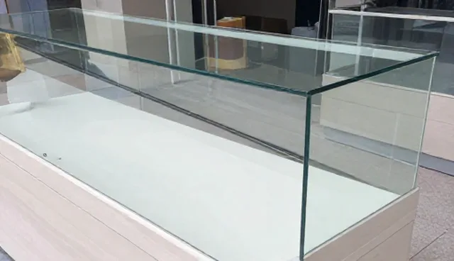 玻璃展示柜在零售场景中的来料管理实践