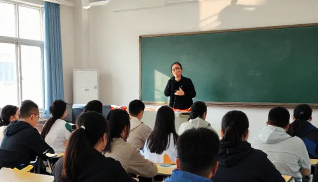 课程研发中的处理方法：如何应对实际应用中的难题