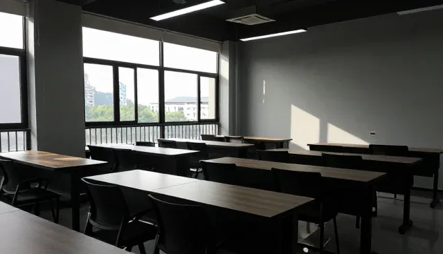 师资培训中两种教学方式的比较与取舍