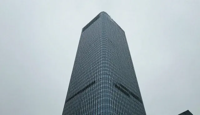 提示词在中间的标点符号使用问题