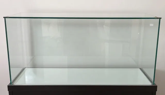 玻璃展示柜选型中需关注的核心性能要素