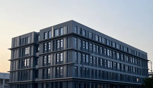 型材在现代建筑中的多样化应用场景解析